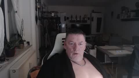 Snapshot of deinprinz2312 chatting on January 15, 2025, 2:17 am deinprinz2312 online show from January 15, 2025, 2:17 am