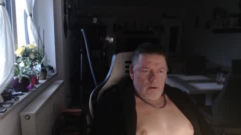 Snapshot of deinprinz2312 chatting on February 17, 2025, 6:20 am deinprinz2312 online show from February 17, 2025, 6:20 am