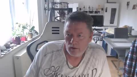 Snapshot of deinprinz2312 chatting on February 21, 2025, 8:51 am deinprinz2312 online show from February 21, 2025, 8:51 am