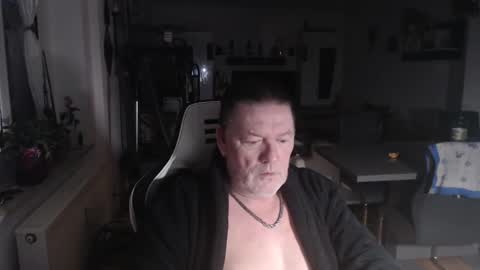 Snapshot of deinprinz2312 chatting on March 9, 2025, 5:33 am deinprinz2312 online show from March 9, 2025, 5:33 am