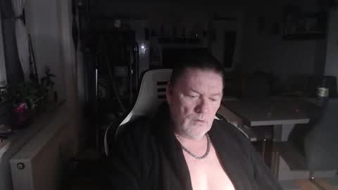 Snapshot of deinprinz2312 chatting on March 10, 2025, 4:38 am deinprinz2312 online show from March 10, 2025, 4:38 am