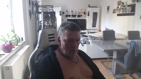 Snapshot of deinprinz2312 chatting on March 11, 2025, 10:07 am deinprinz2312 online show from March 11, 2025, 10:07 am