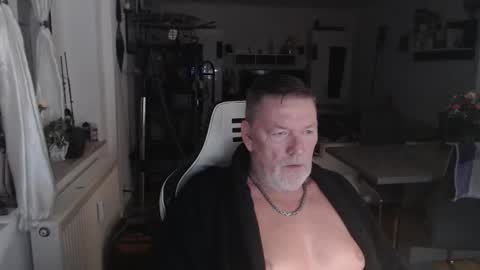 Snapshot of deinprinz2312 chatting on September 29, 2025, 4:06 am deinprinz2312 online show from September 29, 2025, 4:06 am