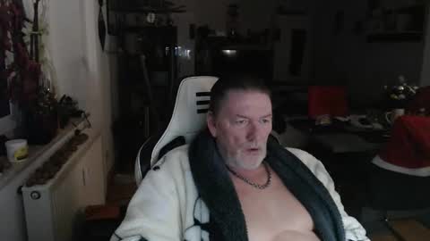 deinprinz2312 online show from January 7, 2026, 5:21 am