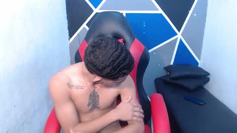 deiv2_ online show from October 3, 2025, 4:26 pm