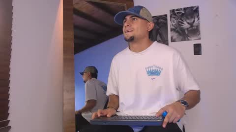  DEIVY  online show from December 16, 2024, 9:41 pm