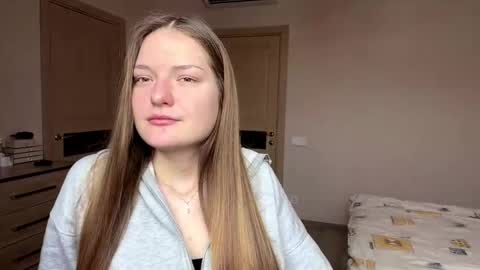 Snapshot of dejameneal chatting on February 15, 2026, 9:19 am Mila online show from February 15, 2026, 9:19 am