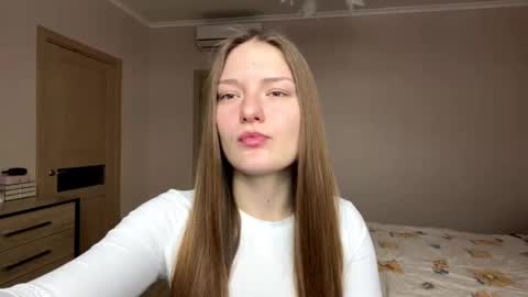 Snapshot of dejameneal chatting on February 16, 2026, 7:15 am Mila online show from February 16, 2026, 7:15 am