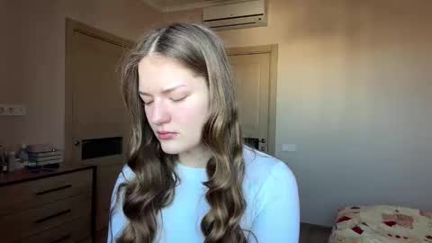 Mila online show from March 22, 2026, 7:23 am