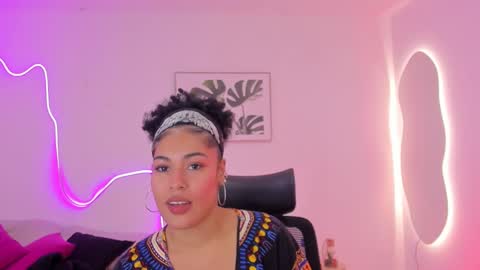 D E L A Y L  A online show from October 13, 2025, 9:37 pm