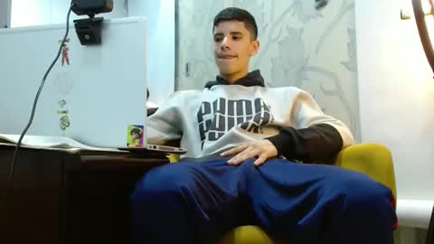 delglo online show from October 28, 2025, 3:43 am