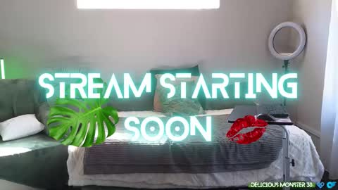 Kitty online show from December 15, 2025, 7:01 am