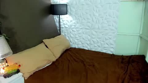 delightfulasianhugecock online show from September 28, 2025, 6:02 pm