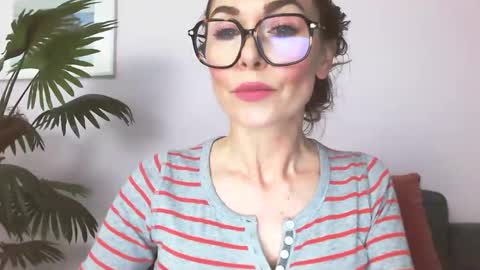 Snapshot of delilah_sweet chatting on June 1, 2026, 3:36 pm delilah_sweet online show from June 1, 2026, 3:36 pm