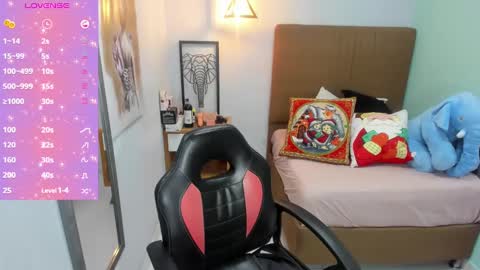 delilaquinn online show from December 18, 2024, 7:08 pm