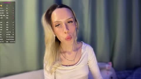 Snapshot of dellacampbell chatting on February 22, 2026, 7:01 pm Della online show from February 22, 2026, 7:01 pm