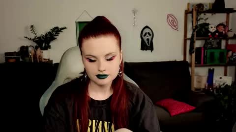 dellacrush_ online show from December 21, 2025, 6:04 pm