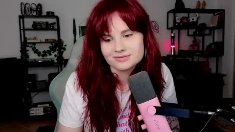 dellacrush_ online show from April 14, 2026, 6:14 pm