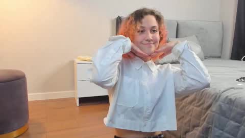 Sara online show from September 19, 2025, 10:10 pm