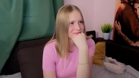 Snapshot of delorserohanna chatting on September 12, 2025, 9:09 am nancy online show from September 12, 2025, 9:09 am
