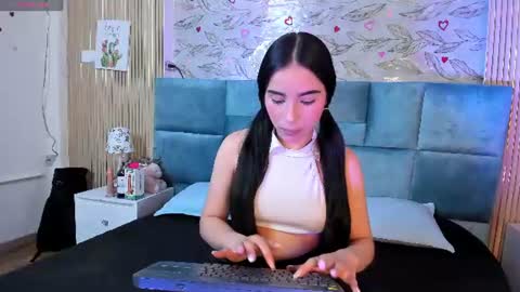 Snapshot of delphine_doll chatting on July 13, 2026, 11:46 am Delia online show from July 13, 2026, 11:46 am