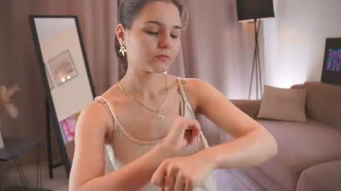 Snapshot of demetricekanady chatting on July 16, 2026, 4:07 am Hi my name is Sari nice to see you in my Room online show from July 16, 2026, 4:07 am