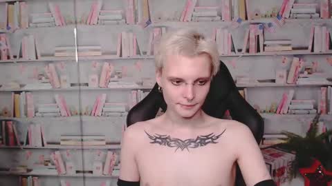 demianenglen online show from March 3, 2025, 2:47 am