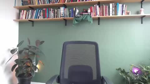 demmetria online show from November 17, 2025, 6:24 pm