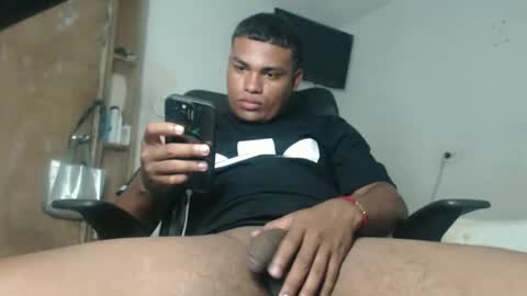Snapshot of demol_latin chatting on April 9, 2026, 10:37 pm MASTER DAV online show from April 9, 2026, 10:37 pm