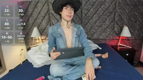 Snapshot of demon_foxx chatting on June 1, 2026, 12:29 pm online show from June 1, 2026, 12:29 pm