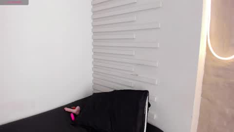 demy_ruiz online show from February 25, 2025, 2:14 am