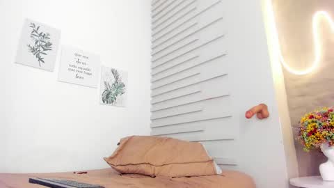 demy_ruiz online show from March 7, 2025, 5:40 am