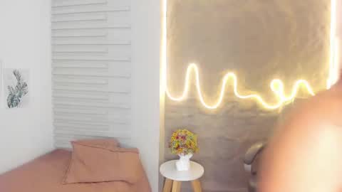 demy_ruiz online show from March 7, 2025, 8:45 am