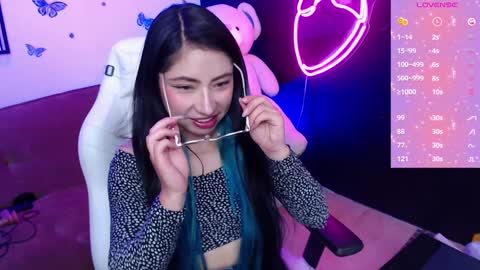 Demy  online show from January 22, 2025, 9:43 pm