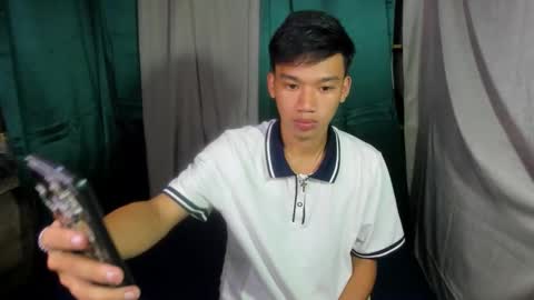 Snapshot of den_cummers chatting on March 22, 2026, 10:51 am den_cummers online show from March 22, 2026, 10:51 am