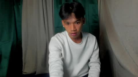 Snapshot of den_cummers chatting on May 23, 2026, 2:32 pm den_cummers online show from May 23, 2026, 2:32 pm