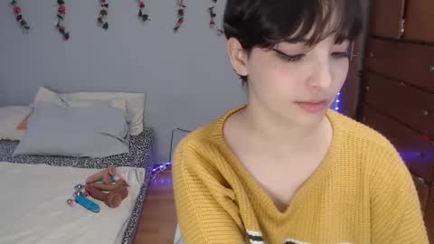 Snapshot of deni_bloom chatting on December 27, 2024, 11:53 pm Denisse schedule Monday to Friday 1300-1900 mexican time Saturday-maybe it could be a surprise IDEPENDENT MODEL online show from December 27, 2024, 11:53 pm