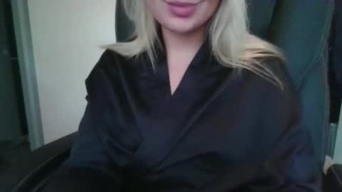denise433470 online show from September 14, 2025, 1:10 pm