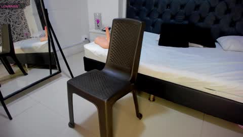 denisse_logan online show from November 18, 2025, 3:12 am