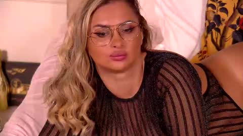 Ela online show from October 29, 2025, 11:28 pm