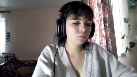 Aki online show from November 19, 2025, 7:08 am