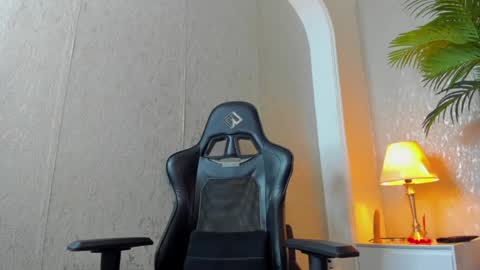 dennis_cox_ online show from January 14, 2025, 12:56 pm