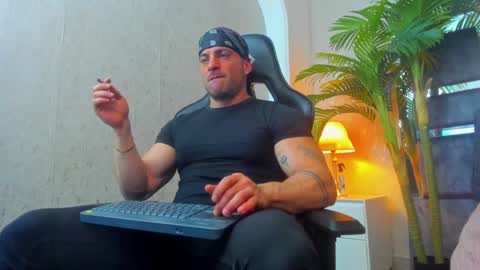 dennis_cox_ online show from January 17, 2025, 10:33 am