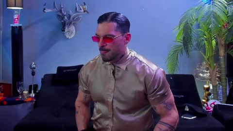 dennis_cox_ online show from June 3, 2026, 7:33 am