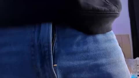 dennis munera online show from November 19, 2025, 4:23 am