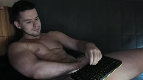 Snapshot of dennis_night chatting on October 10, 2025, 12:31 am Den online show from October 10, 2025, 12:31 am