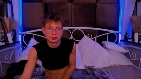 Dennis online show from November 25, 2025, 4:40 pm