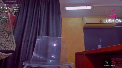 denychantall online show from February 24, 2025, 2:58 pm