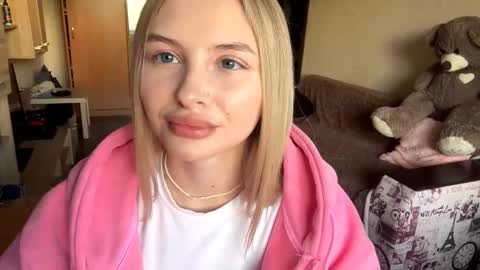 Vi  Victoria online show from October 25, 2025, 12:13 pm