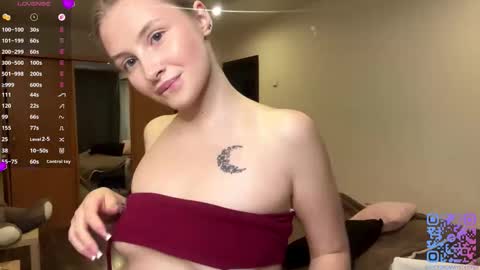 Vi  Victoria online show from December 5, 2025, 1:20 pm